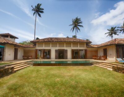 Villa Wijaya a Beachfront Villa with Pool in Galle